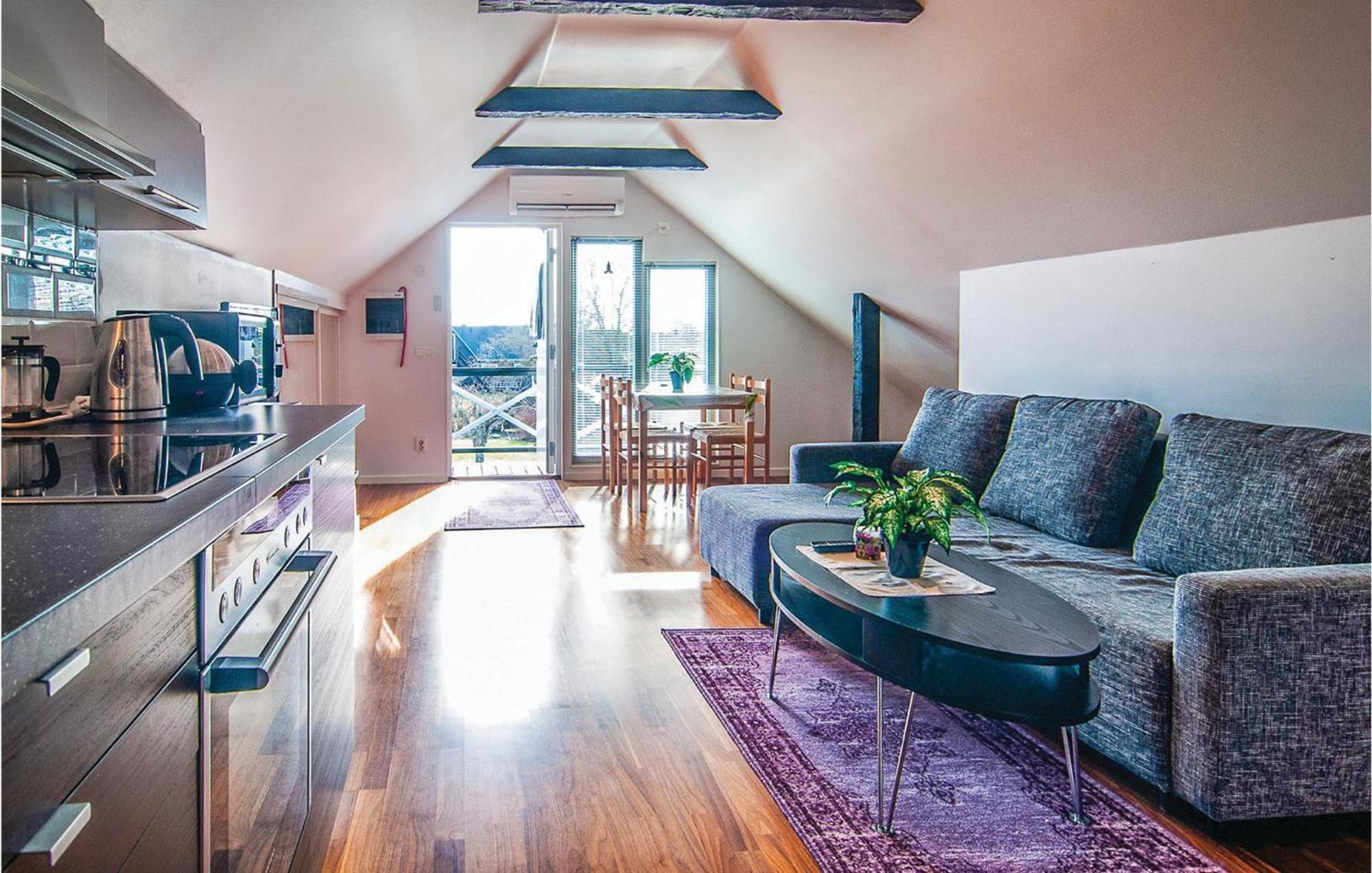 Cozy Apartment In Klintehamn With Wifi Екстериор снимка